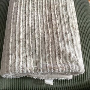 Nicole Miller Throw Blanket Faux Fur